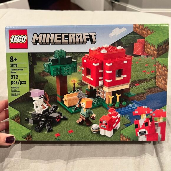 *NIB* LEGO Minecraft The Mushroom House 21179 Building Toy Set for Kids Age 8 pl - Picture 1 of 3
